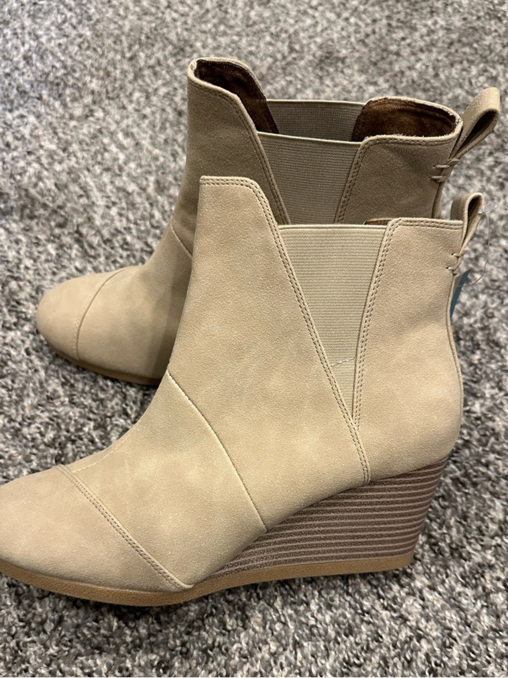 Toms Women's Jillian Wedge Booties | Tan Suede PU | Size 9 - NEW
